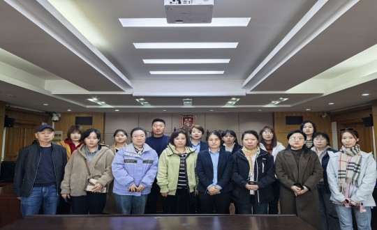 10.物业总公司有关人员被授予排解员证书_副本.jpg